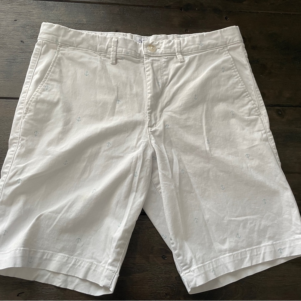 GAP White Shorts with Anchors